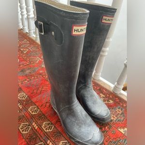 Hunter tall boots with fur sock removable lining included